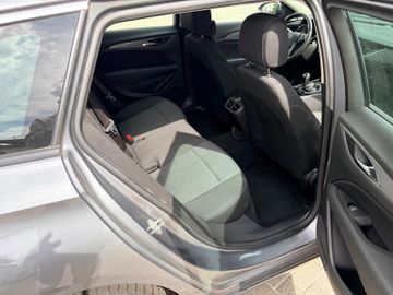 Opel Insignia - 11