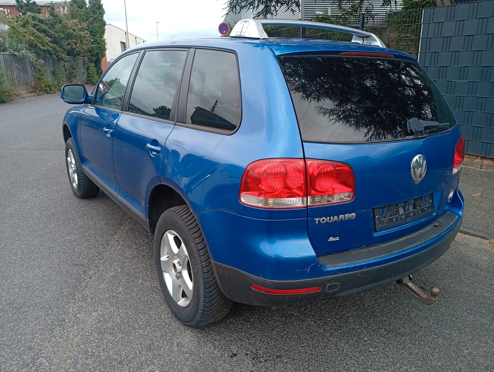 Volkswagen Touareg 2004 — interior