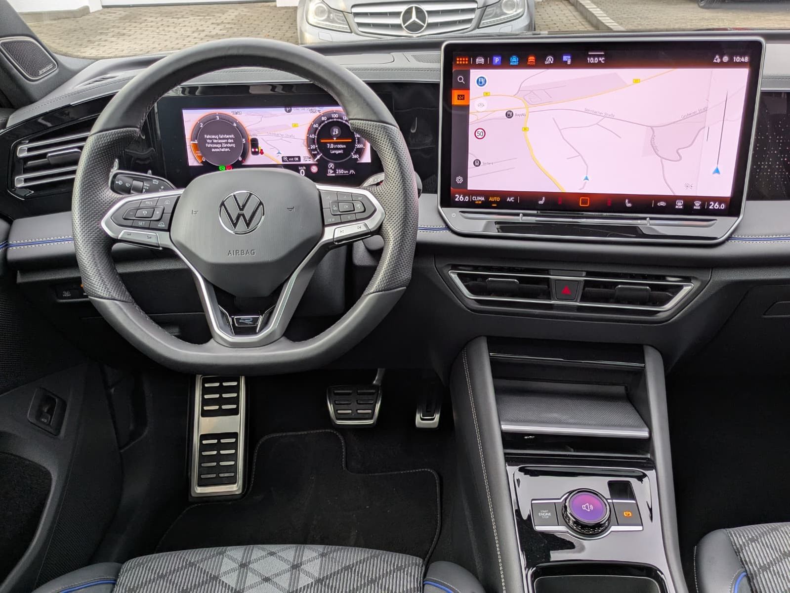 Fahrzeugabbildung Volkswagen Tiguan 2.0 TDI 4M R-Line PANO*H&K*AHK*MATRIX*20"