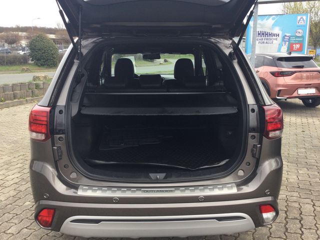 Outlander 2.4 PHEV Intro Edition 4WD SHZ AHK LED