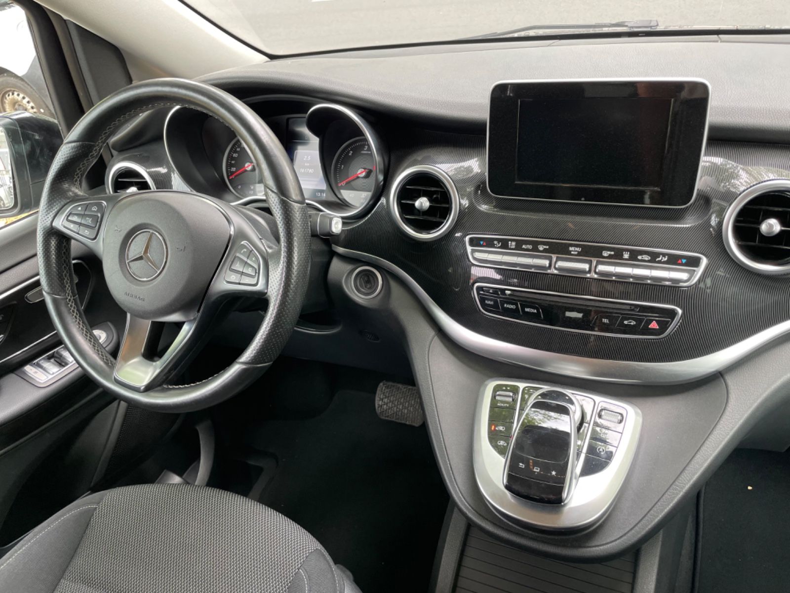 Fahrzeugabbildung Mercedes-Benz V 220d Edition Lang*2xEl.Tür*Kamera*StHz*7.Sitze