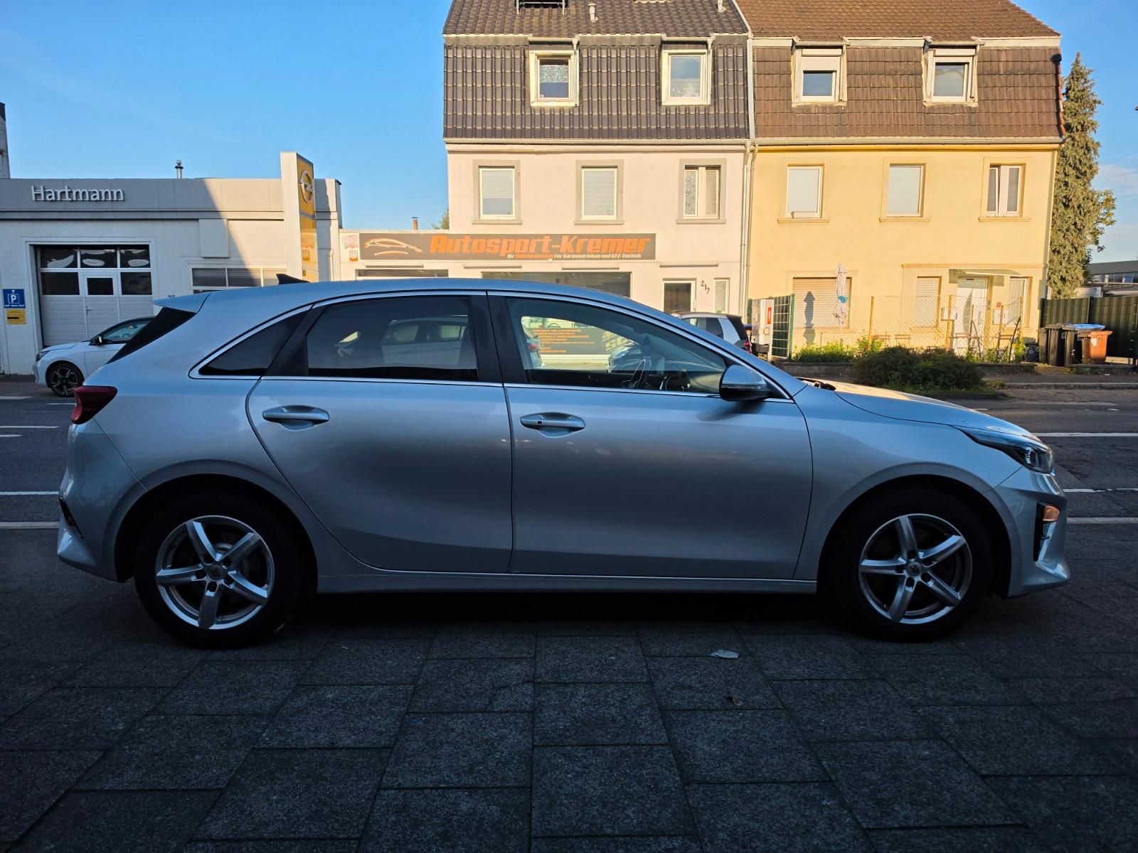 Kia ceed 1.4 AUTOMATIK+NAVI+PANO+2 JAHRE GARANTIE+