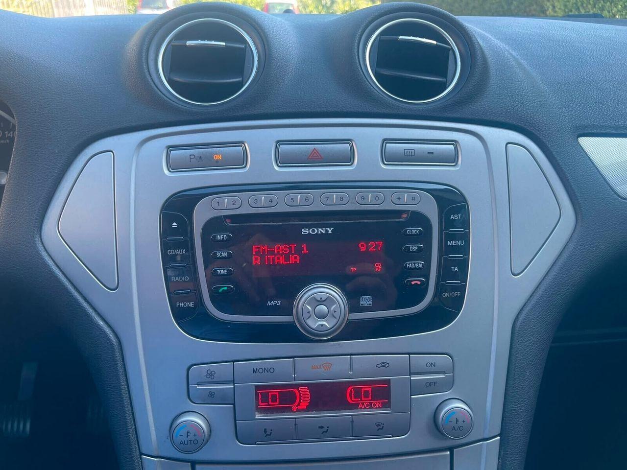 Ford Mondeo 2010 — photo 14