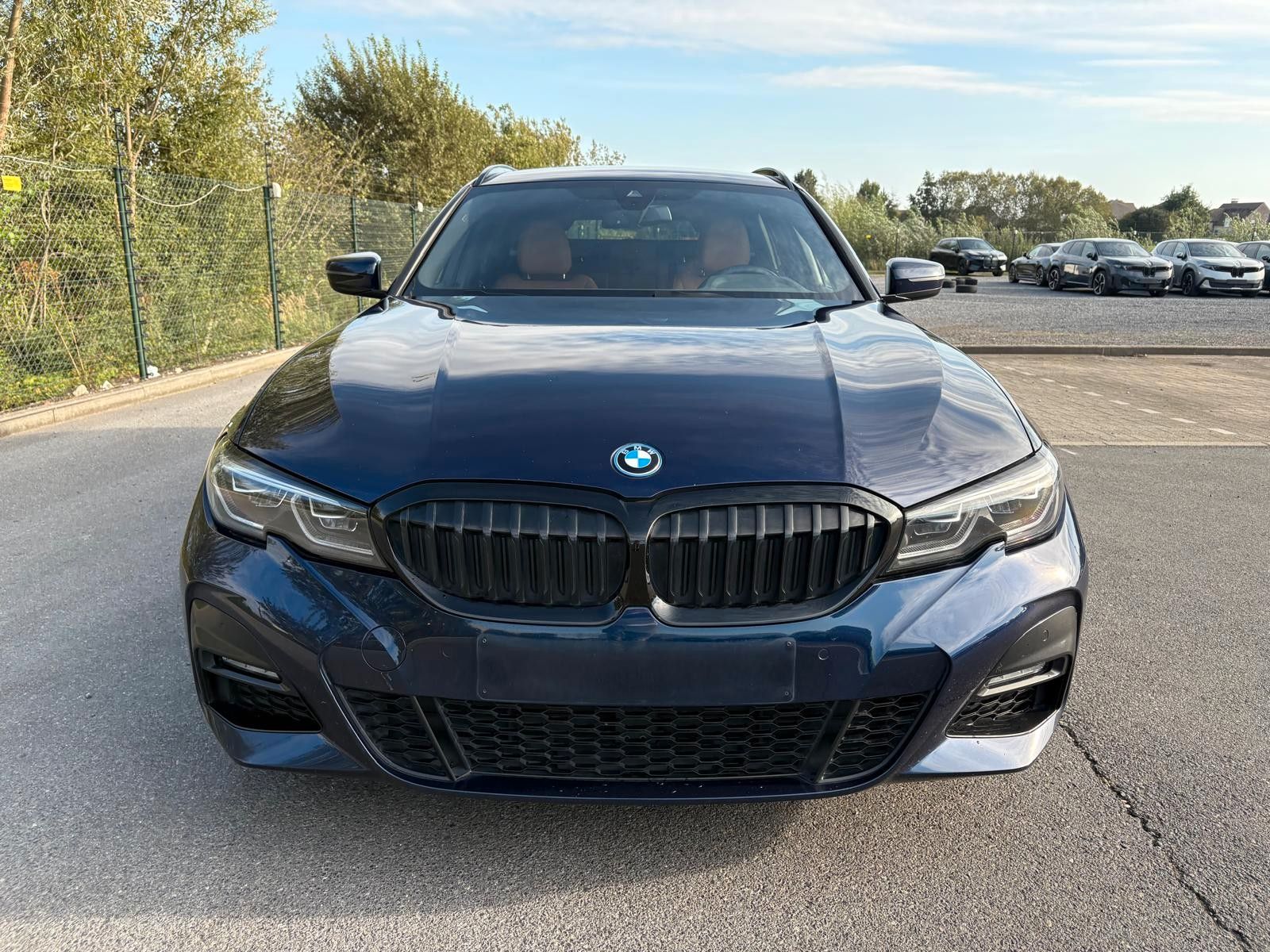 BMW 330e Touring MSportShadow-Laser-SzH-AHK-LCPro imagem 3