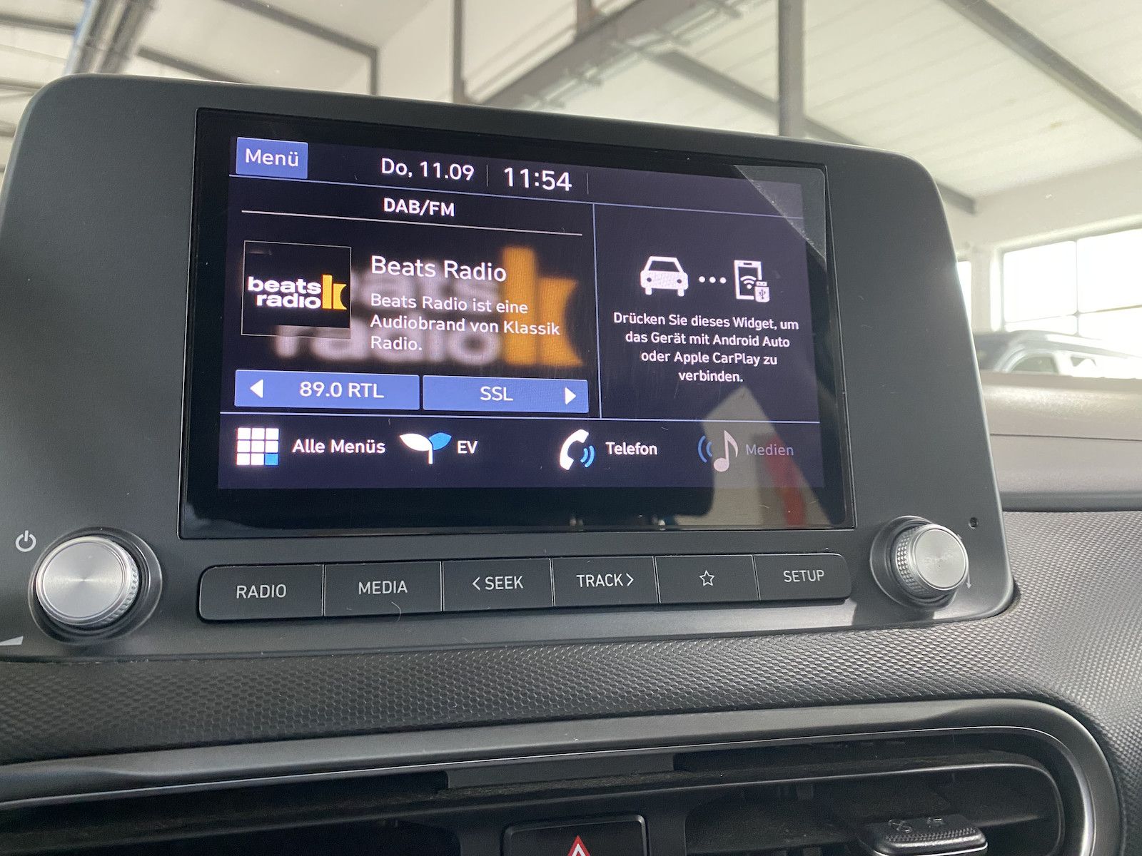 Fahrzeugabbildung Hyundai Kona Select/Navi/RFK/ACC/On-Board-3-Phasen/