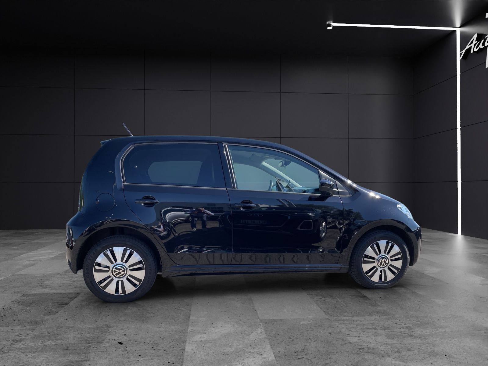 Fahrzeugabbildung Volkswagen e-up! Style Plus CCS Bluetooth SHZ