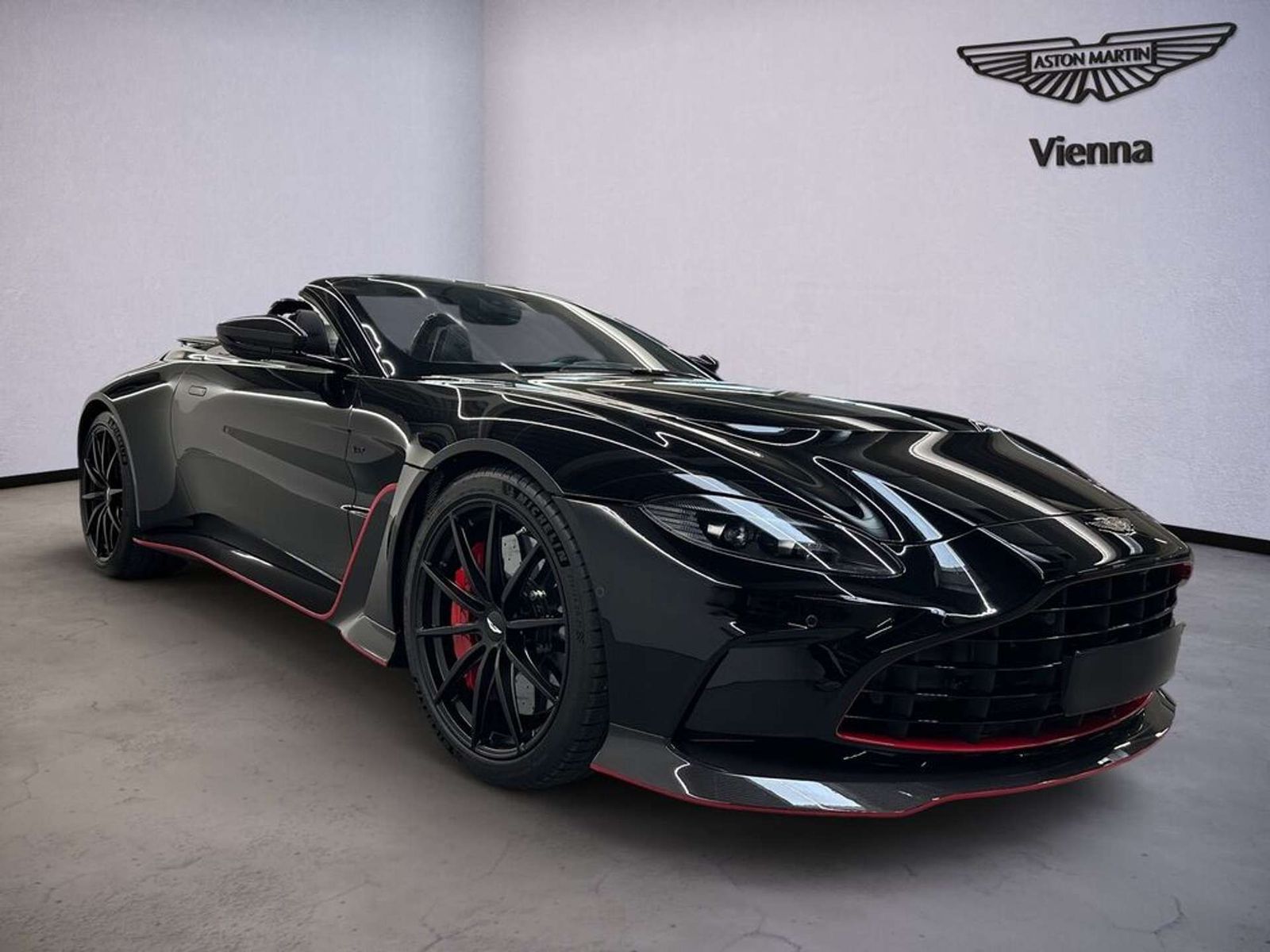 Aston Martin V12 Vantage Roadster | CF Wing | CF Int & Ext |  imagem 2