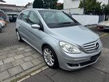 Mercedes-Benz B 170 B -Klasse*Schiebedach*Klima*PDC*Isofix*Ahk - Mercedes-Benz B 170 in Frankfurt (Main)