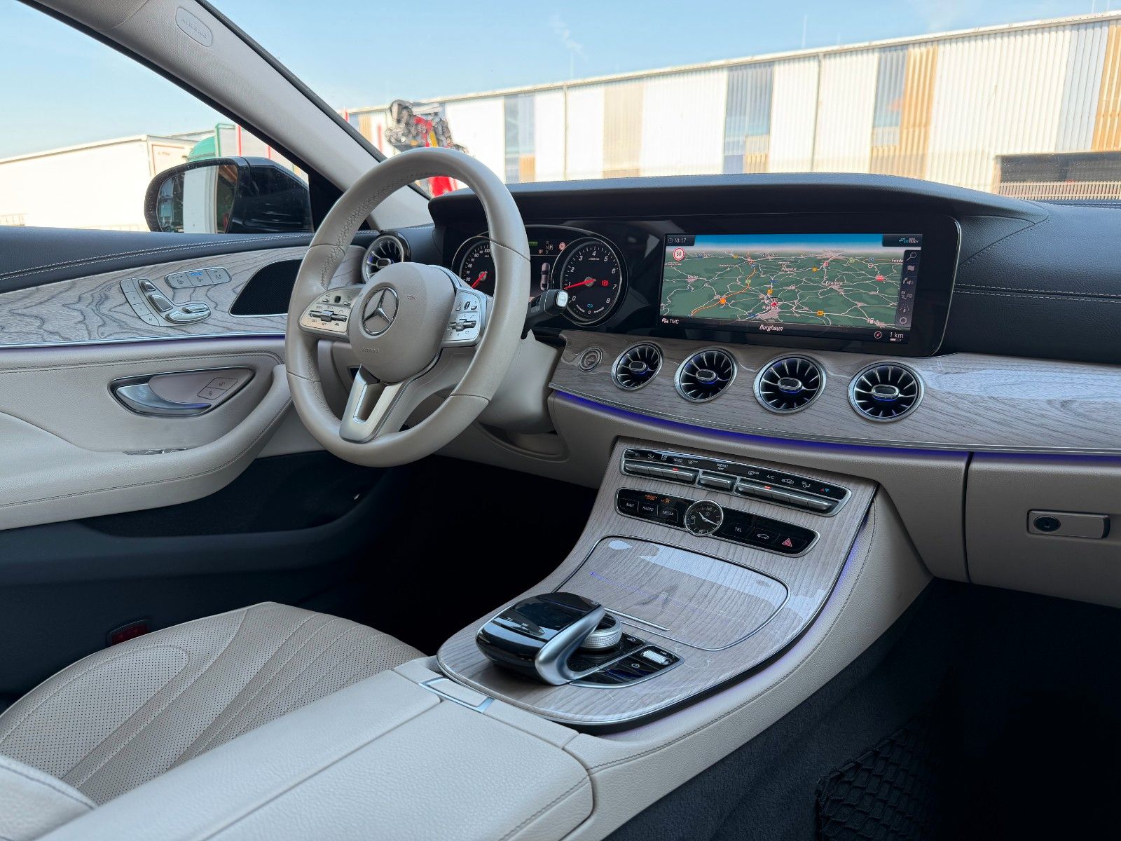 Fahrzeugabbildung Mercedes-Benz CLS 450 4M+Distr+ESD+AirM+Sitzklima+360