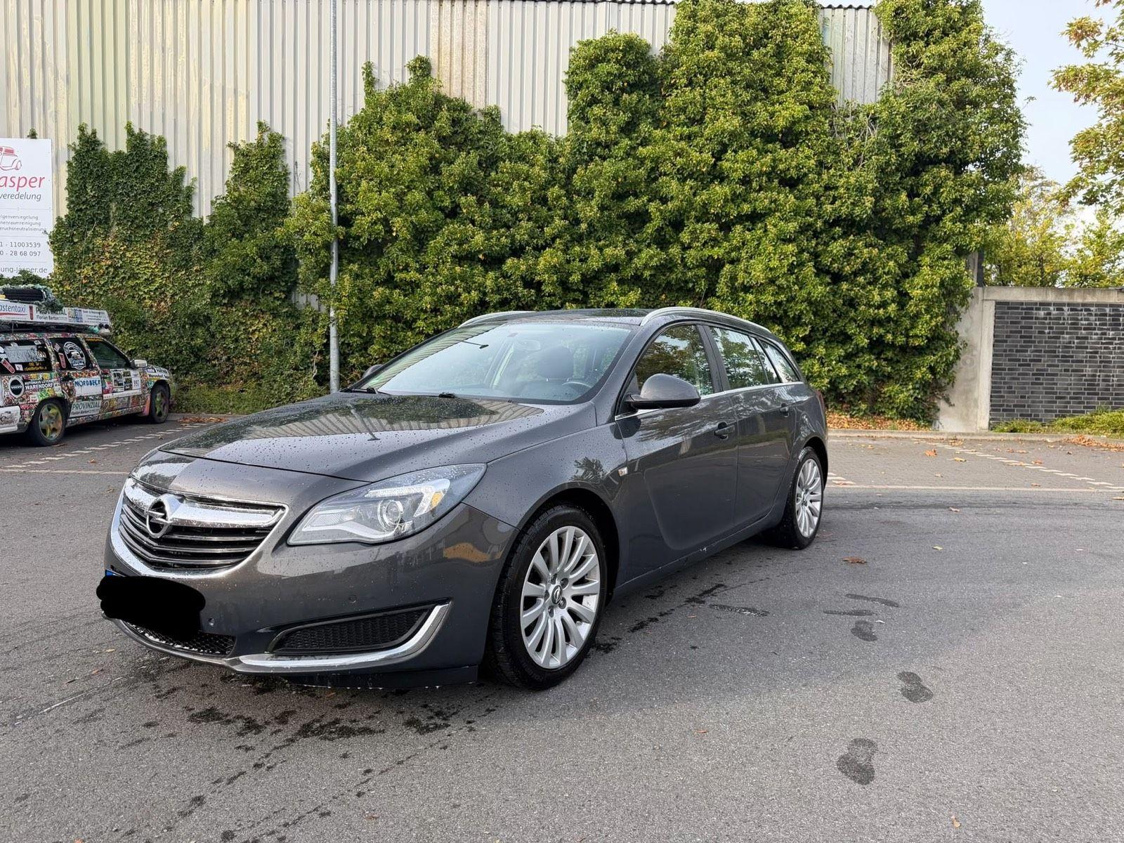 Opel Insignia 2015 — rear view