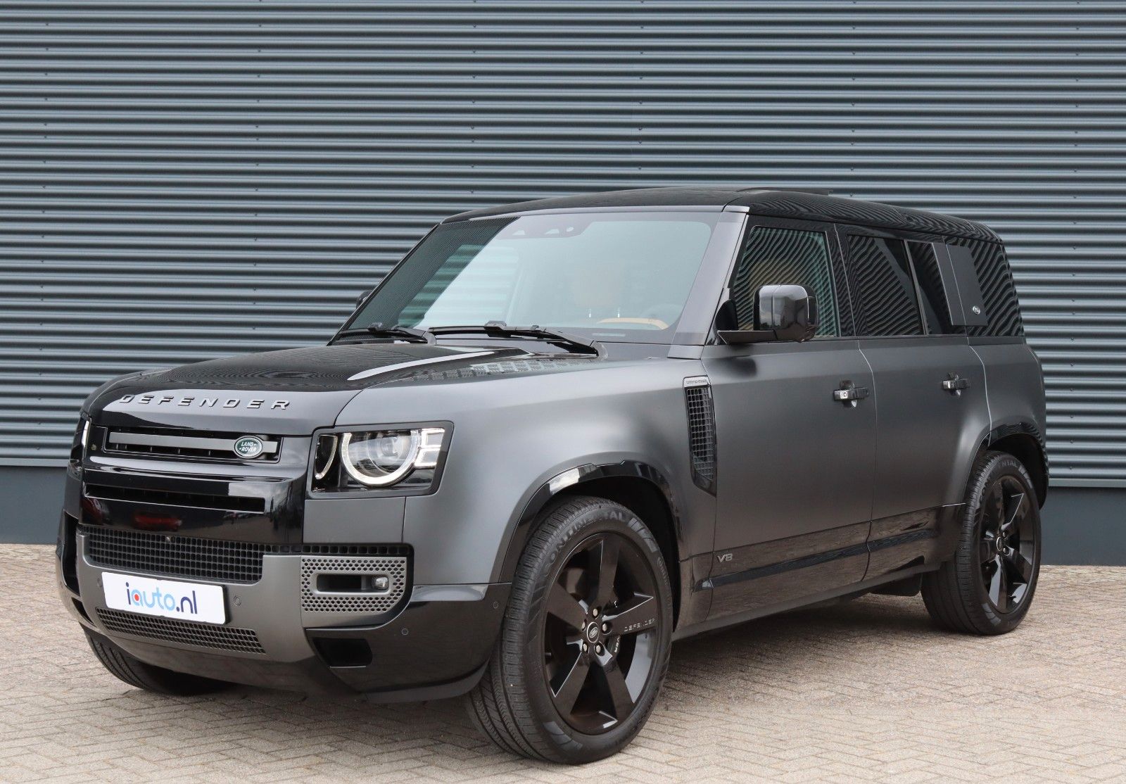 Land Rover Defender 110 V8 Carpathian Edition
