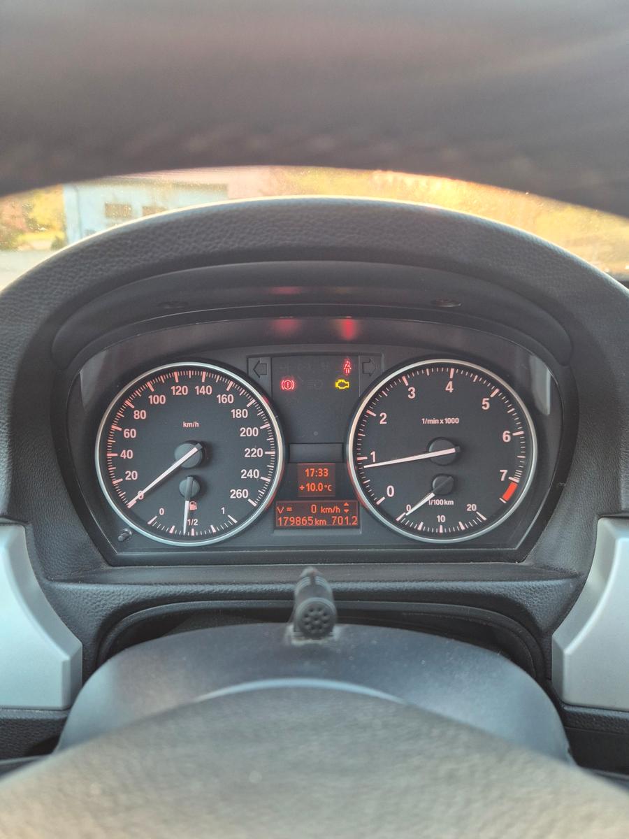 BMW 320 2009 — photo 15