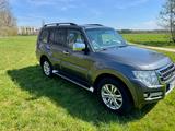 Mitsubishi Pajero 3,2 DI-D 4WD Automatik TÜV NEU / Standh - Mitsubishi Pajero mit Panoramadach
