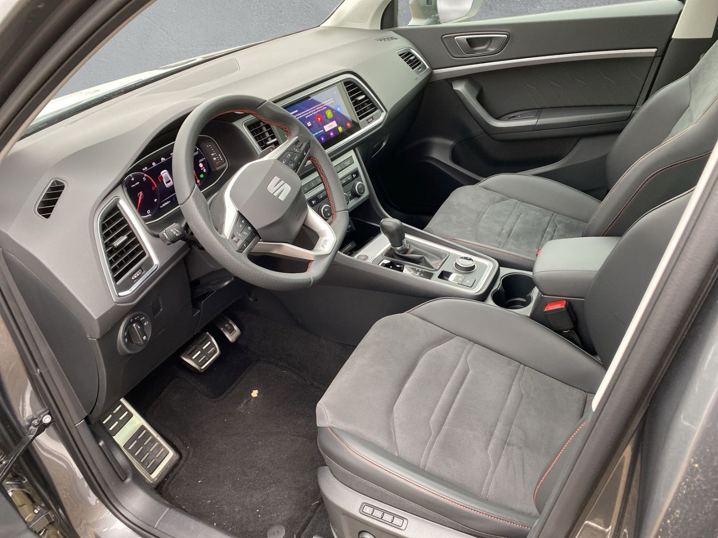 Fahrzeugabbildung SEAT Ateca FR 4Drive 2.0 TDI*NAVI*PANO*AHK*SHZ*DCC*
