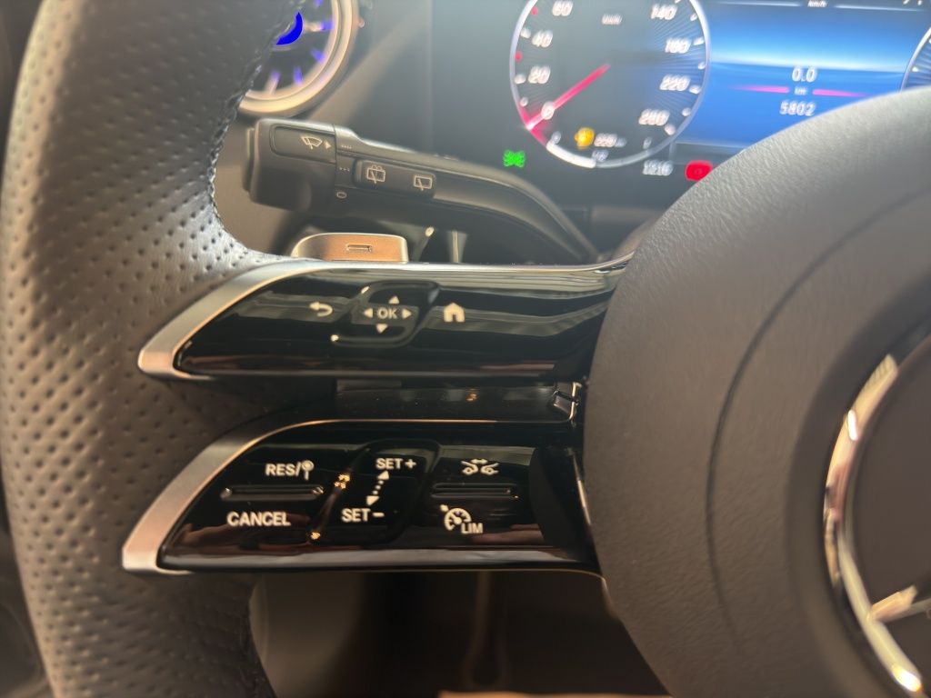 Fahrzeugabbildung Mercedes-Benz GLA 180 AMG*Night*DISTRONIC*KeyL*PDC*RFK*ParkAss
