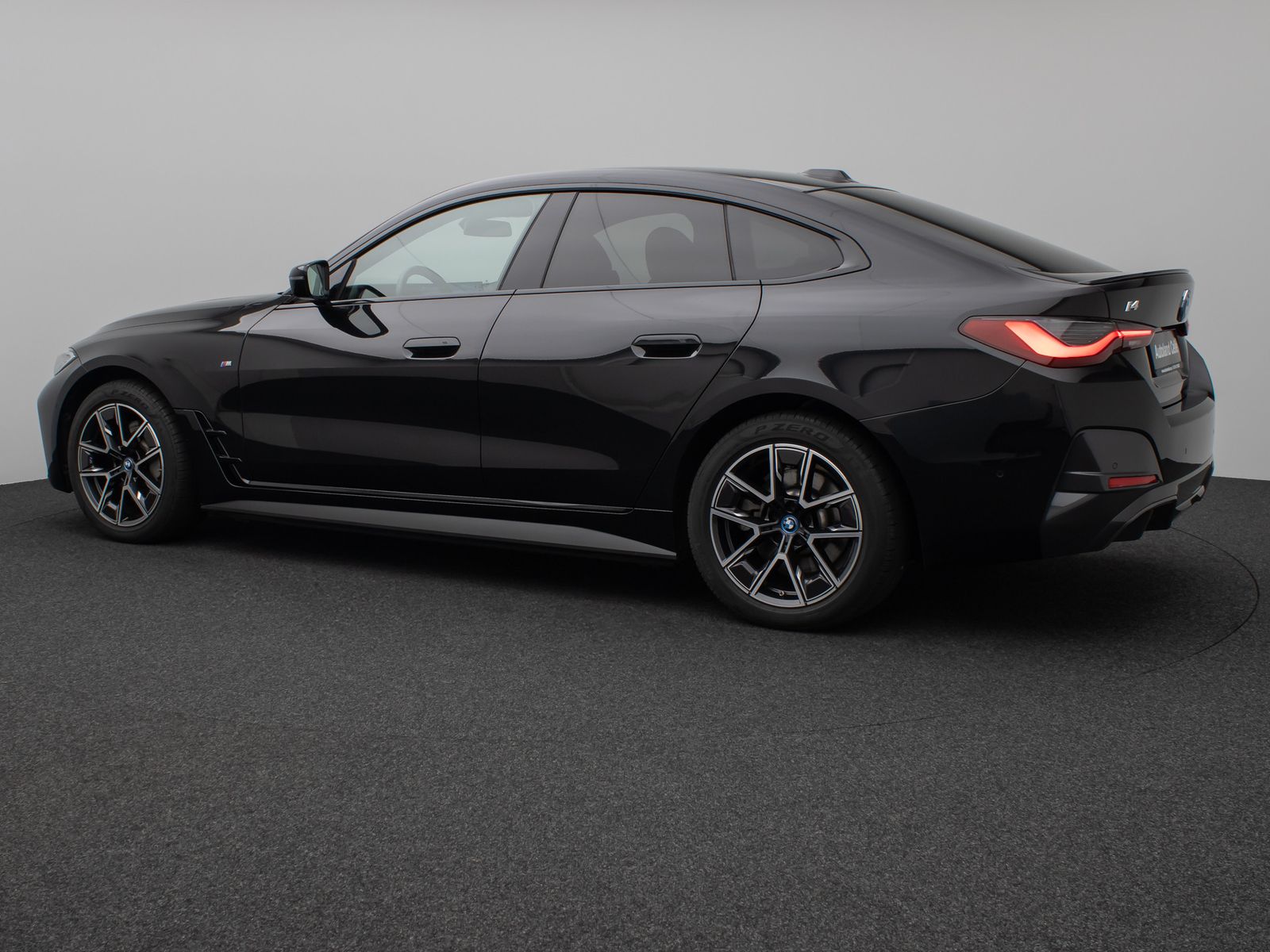 Fahrzeugabbildung BMW i4 eD40 M Sport Kamera DAB H/K Komfort 18Zoll
