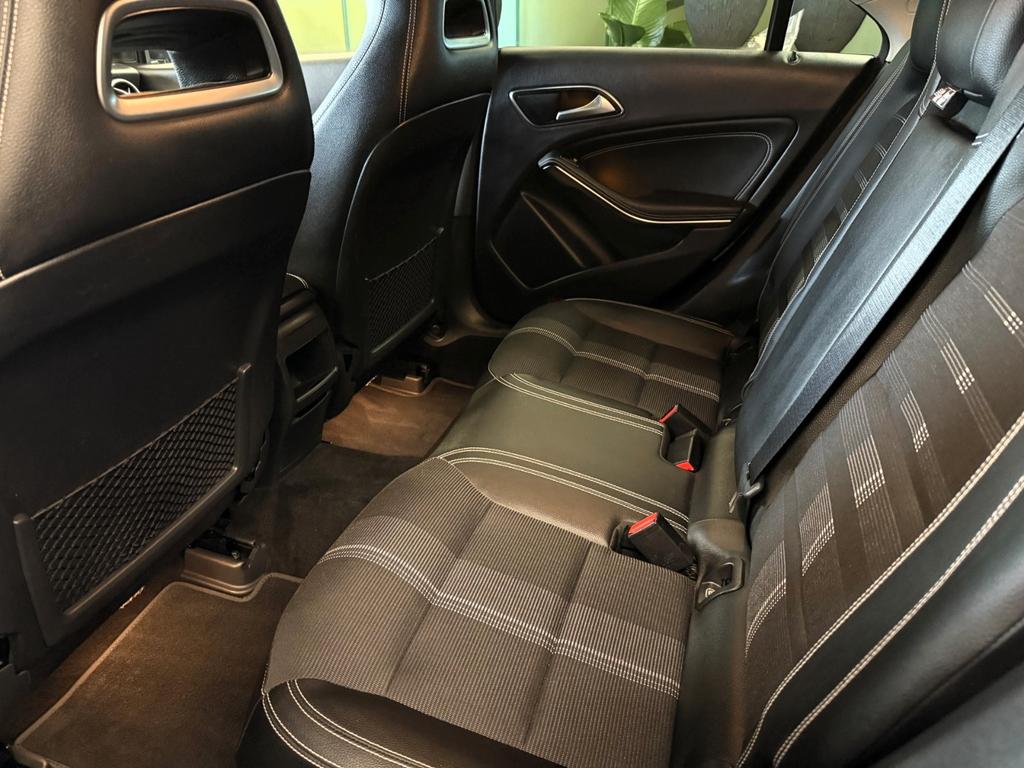 Mercedes-Benz CLA 180