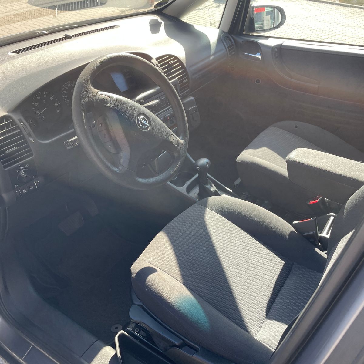 Fahrzeugabbildung Opel Zafira A Njoy  Automatik AHK