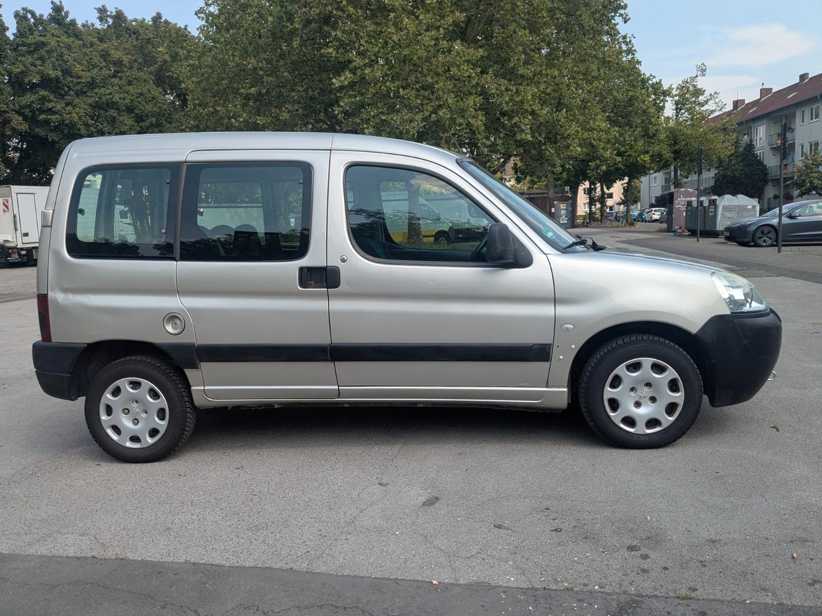 Peugeot Partner Benziner 75 PS