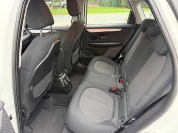 BMW 218 Active Tourer - 12