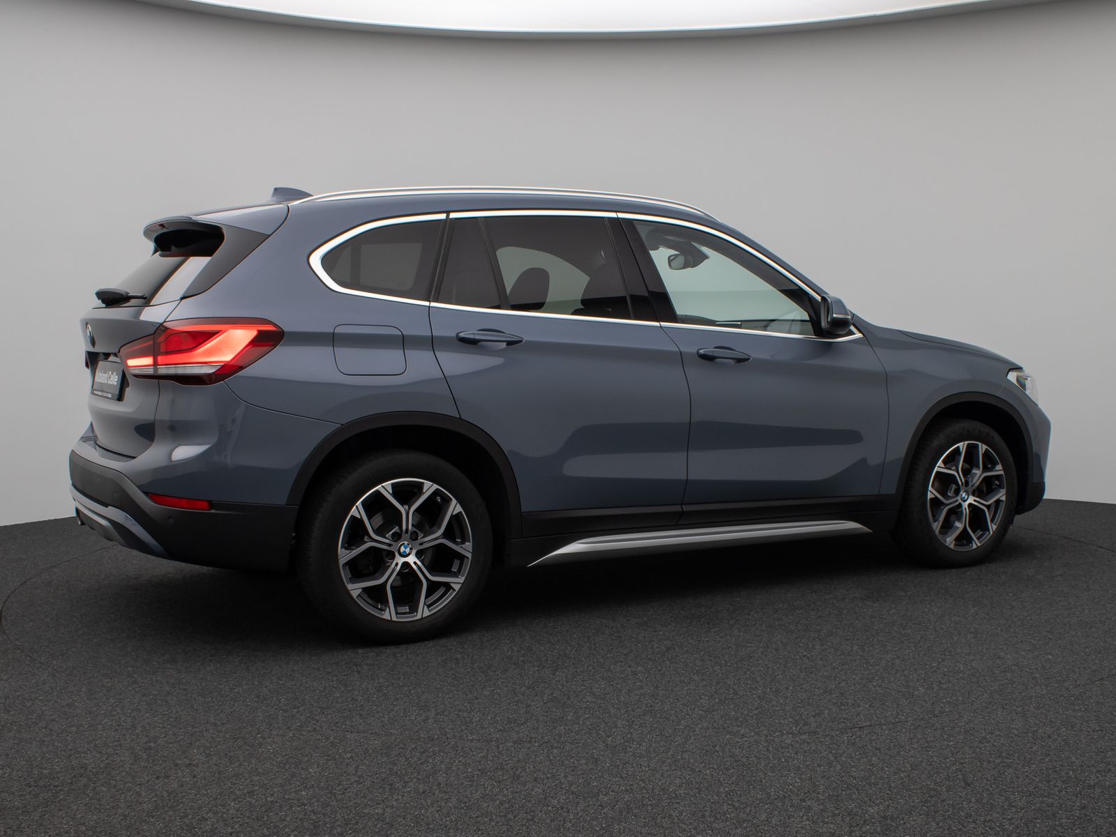 Fahrzeugabbildung BMW X1 sD18i xLine Kamera DAB HiFi DrivAssist Sport