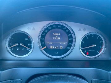 Bild 10 Mercedes-Benz C 200 C Lim. Avantgarde *PANO*SHZ*KLIMAAUTO*TÜV*