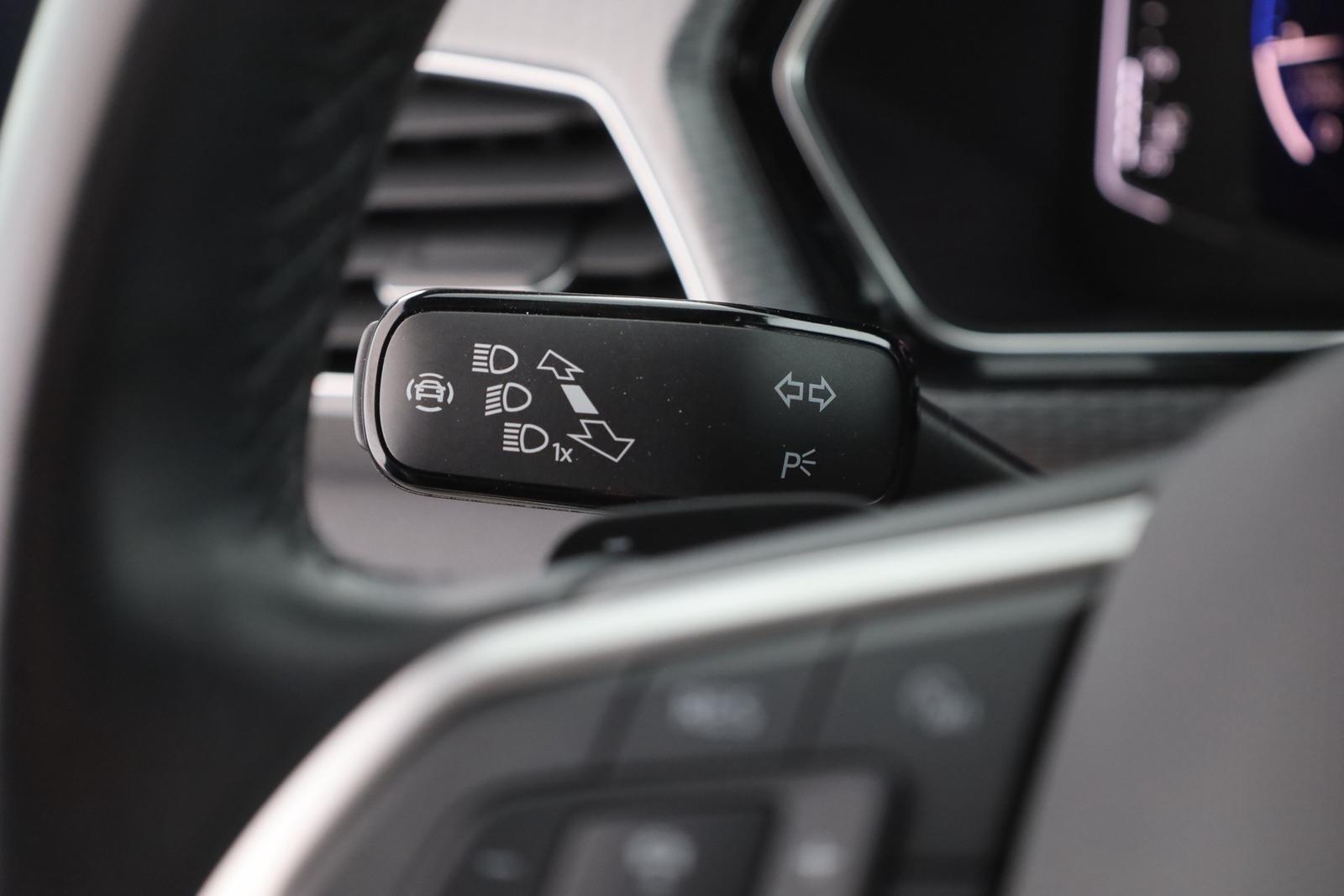 Volkswagen T-Cross 1.0 TSI DSG R-Line LED Kamera Navi DAB, миниатюра 20