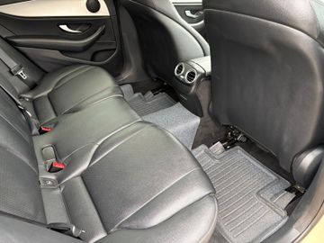 Mercedes E 200 - 12