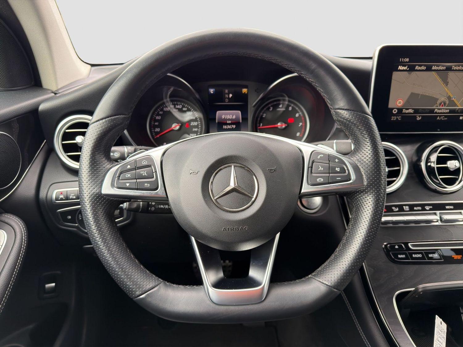 Mercedes-Benz GLC 300 4Matic AMG Line Navi LED ILS Leder R-Cam