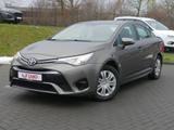 Toyota Avensis 1.6 AHK Klima - Toyota Avensis: mit Anhängerkupplung