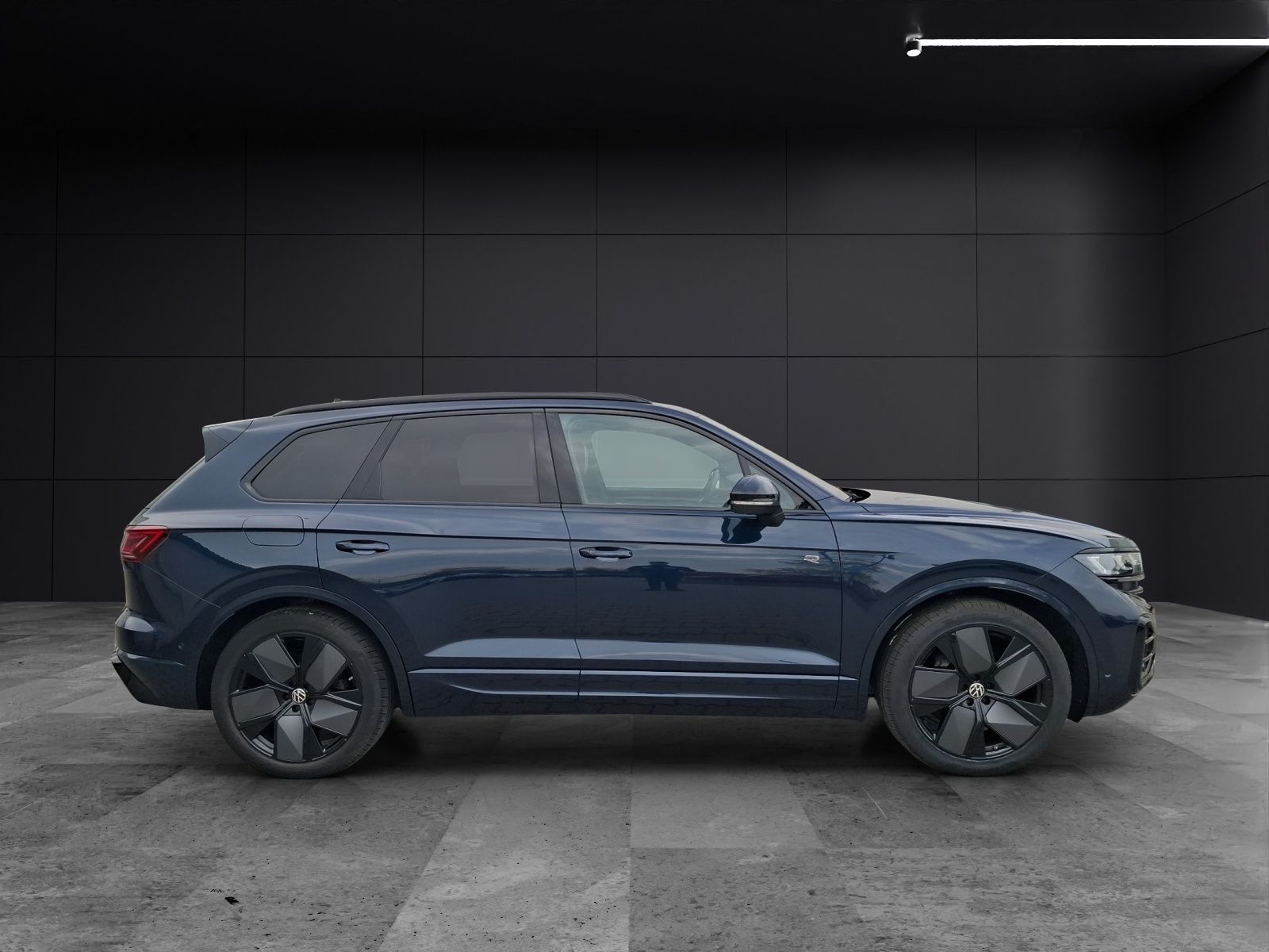 Fahrzeugabbildung Volkswagen Touareg R-Line TDI 4M IQ.Light ACC AHK STH PANO