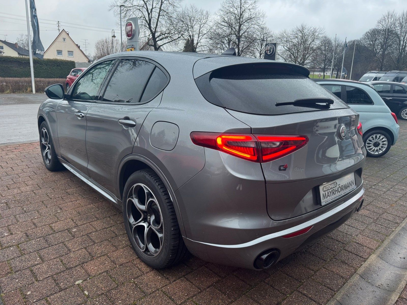 Fahrzeugabbildung Alfa Romeo Stelvio Veloce 210PS Memory Glasdach Kamera Navi