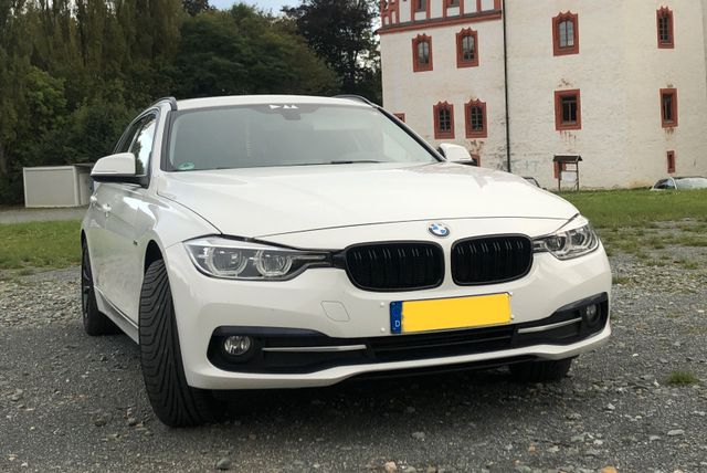 BMW 318d Touring F31 - Sport Line 