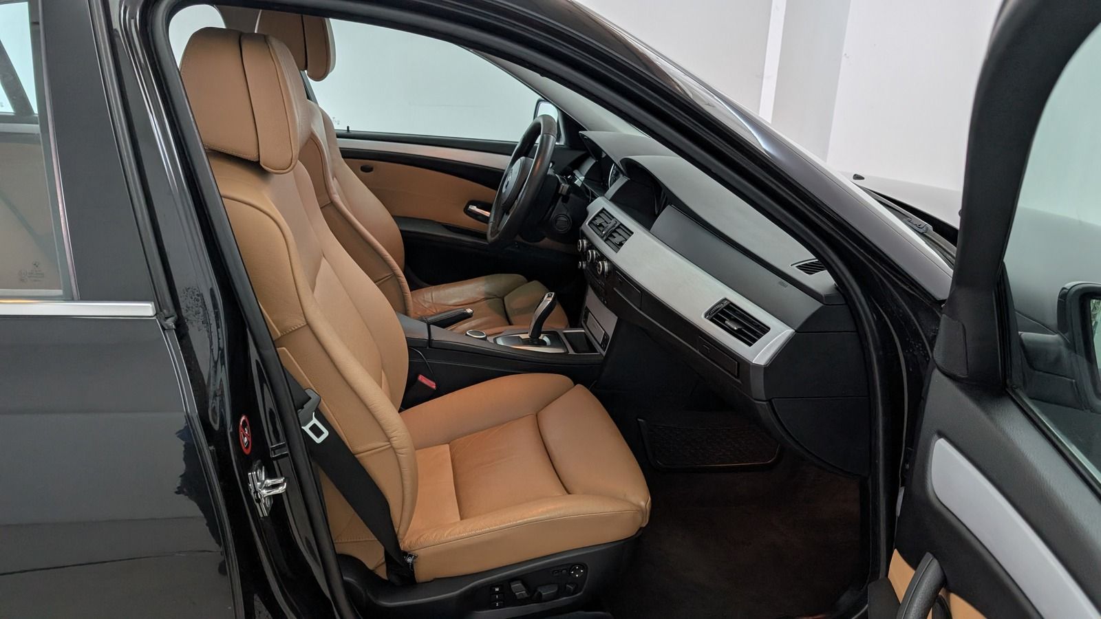 Fahrzeugabbildung BMW 523 i * Xenon * Leder * HUD *