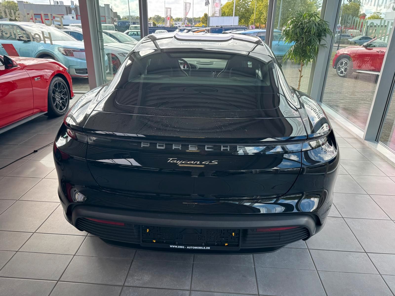 Fahrzeugabbildung Porsche Taycan 4 S/erst 48000km