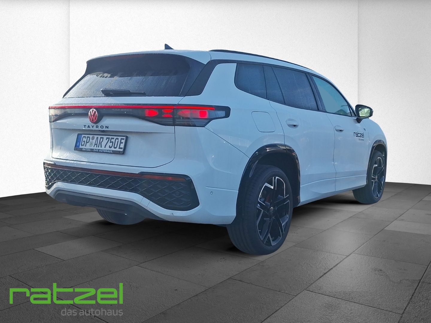 Fahrzeugabbildung Volkswagen Tayron R-Line eHybrid Pano+Leder+AHK+ACC+Kamera