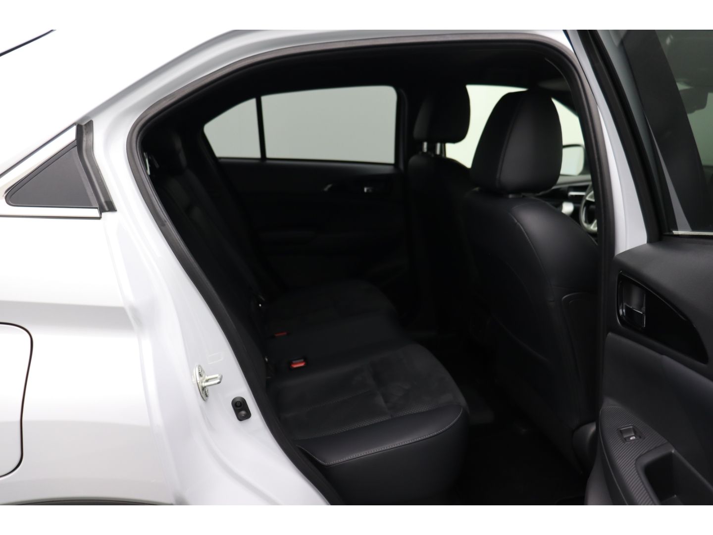 Fahrzeugabbildung Mitsubishi Eclipse Cross 2.4 Plus Select Hybrid 4WD