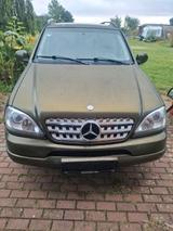 Mercedes-Benz Ml  430  Mercedes  gebraucht - Mercedes-Benz ML 430 mit Benzin-Antrieb
