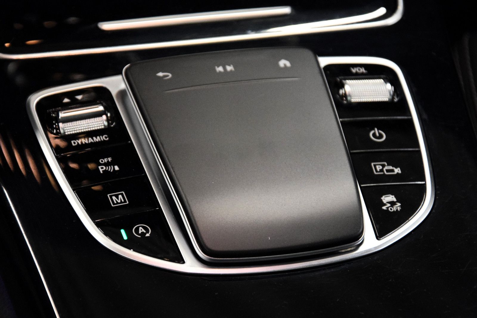 Fahrzeugabbildung Mercedes-Benz GLC 220 d 4Matic AMG Pano HuD Leder ACC Kamera