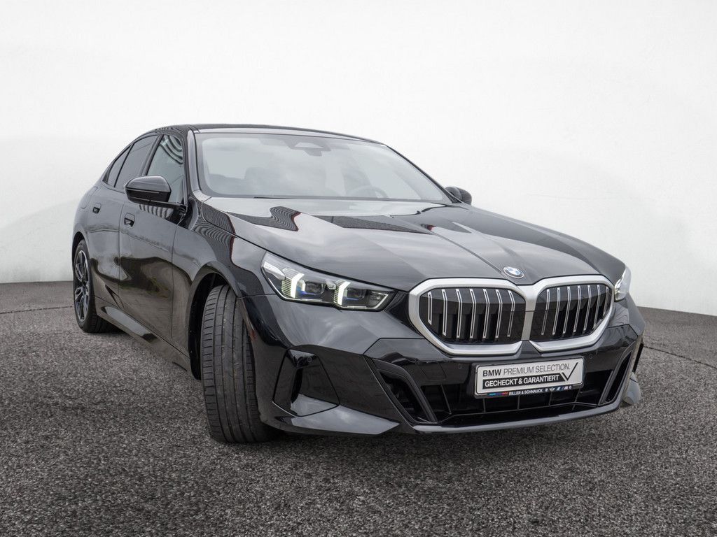BMW 520i M-Sport ACC H K KAM LED NAVI SHZG foto 3