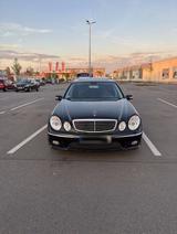 Mercedes-Benz Mercedes W211 E320 - Mercedes-Benz E 320 in Ludwigshafen