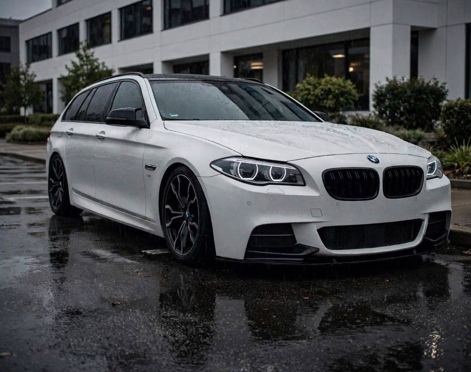 Image of BMW 530