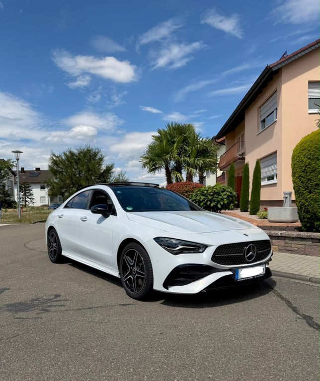 Image of Mercedes-Benz CLA 200