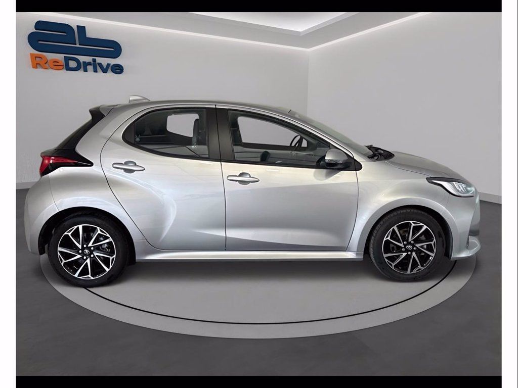 Toyota TOYOTA Yaris 1.5h lounge del 2022 imagem 3