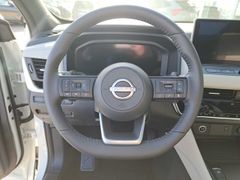 Fahrzeugabbildung Nissan Qashqai 1.3 DIG-T Tekna 4x4 BOSE PANODACH 19"ALU