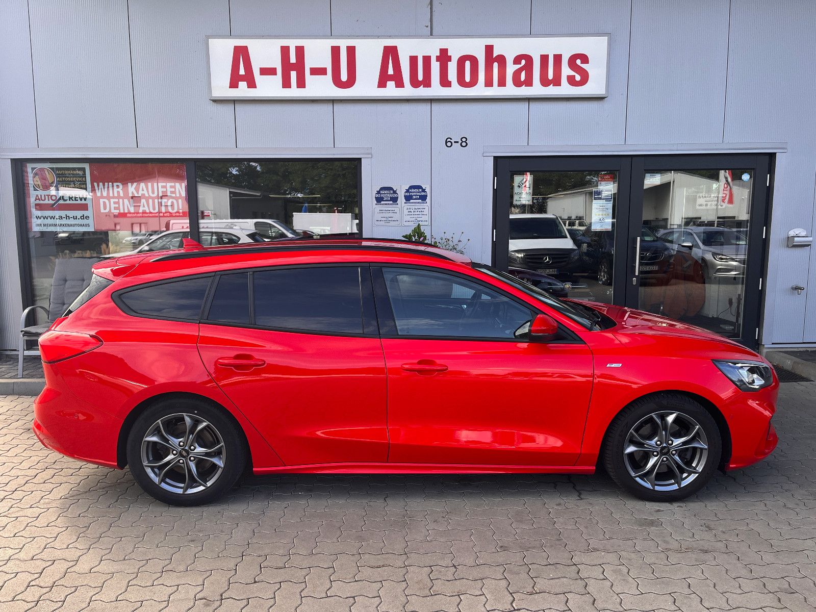 Fahrzeugabbildung Ford Focus Turnier ST-Line