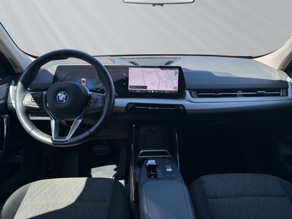 BMW iX1 30 xDrive Park-Assistent Fernlichtassistent  foto 10