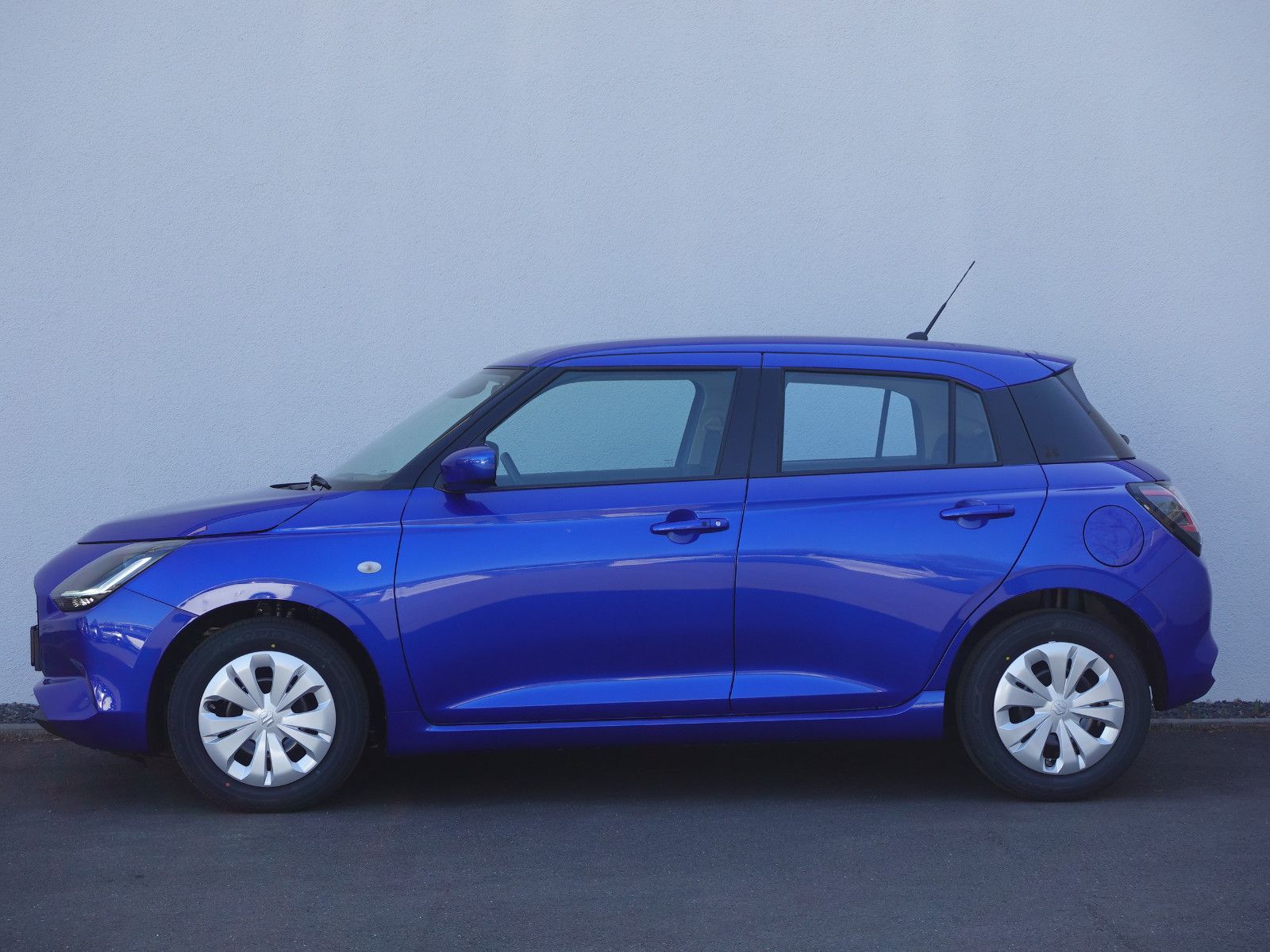 Fahrzeugabbildung Suzuki Swift Hybrid 1.2 Club  Navi, LED, PDC, Kamera