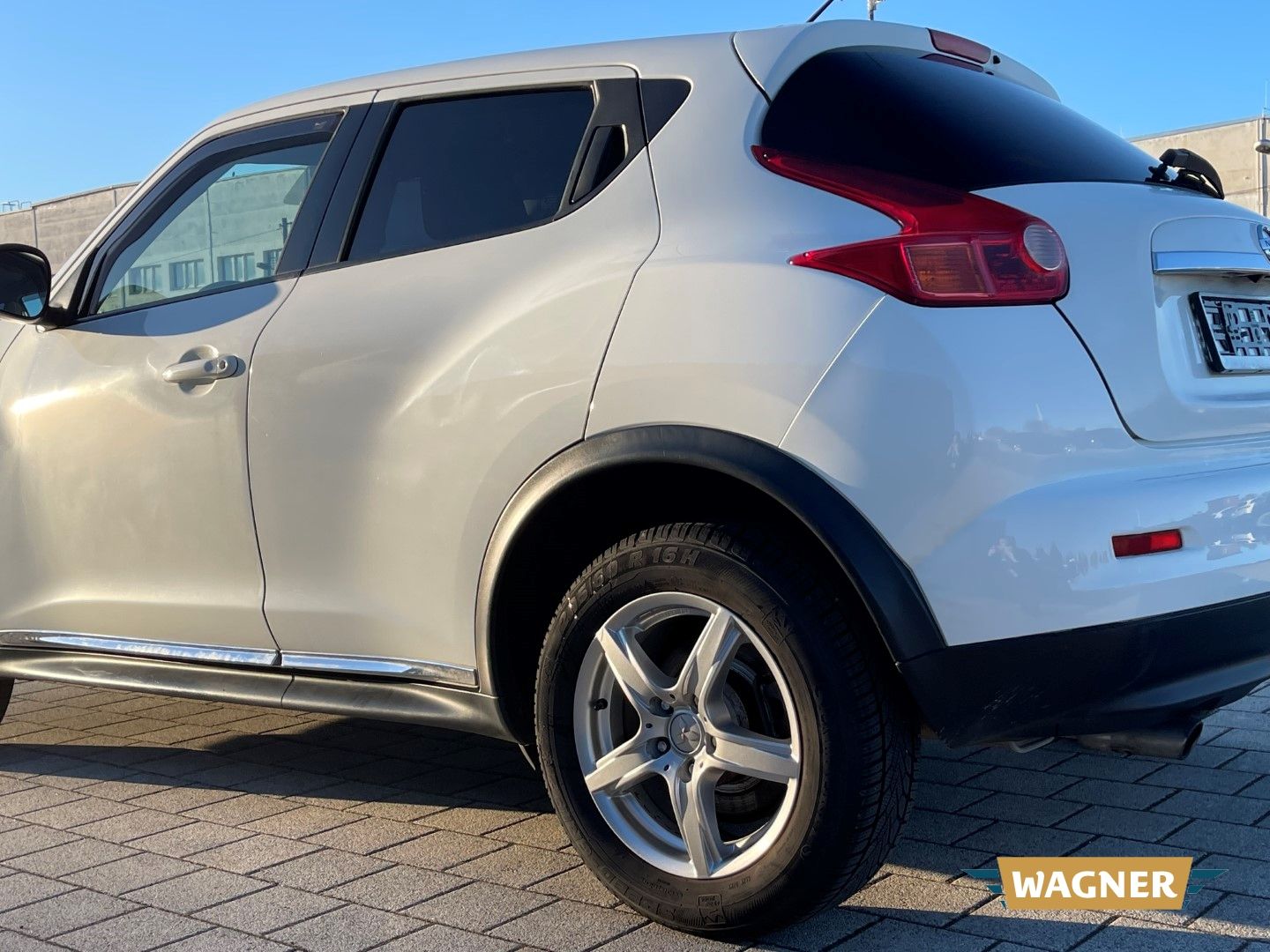 Fahrzeugabbildung Nissan Juke Acenta Rückfahrkamera leichter Frontschaden