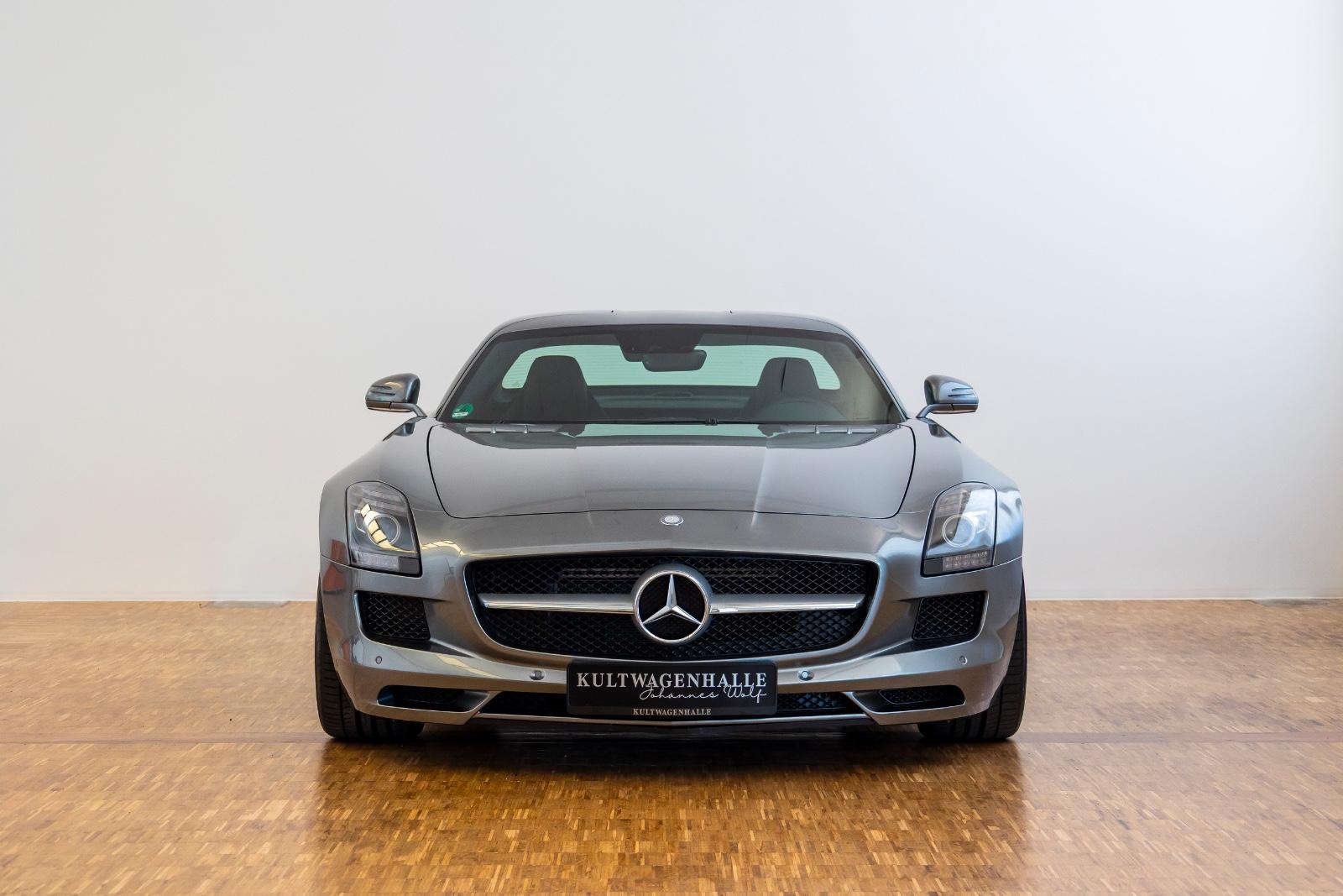 Mercedes-Benz SLS AMG Coupé C197 *Original 4tkm*2.Hand*6.3 V8*